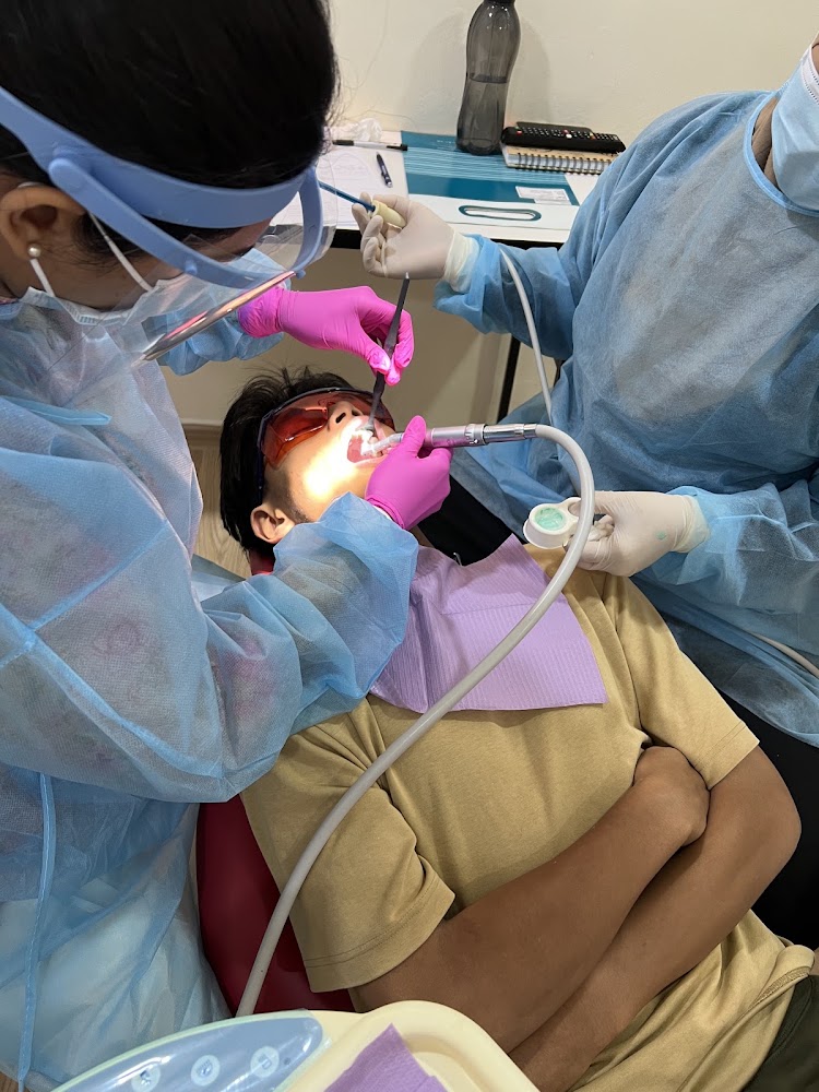 Klinik Pergigian Dental House (Veneer, Bridge, Implants, Crown, Aligner, Tampalan, Braces, Whitening, Denture & Kids)
